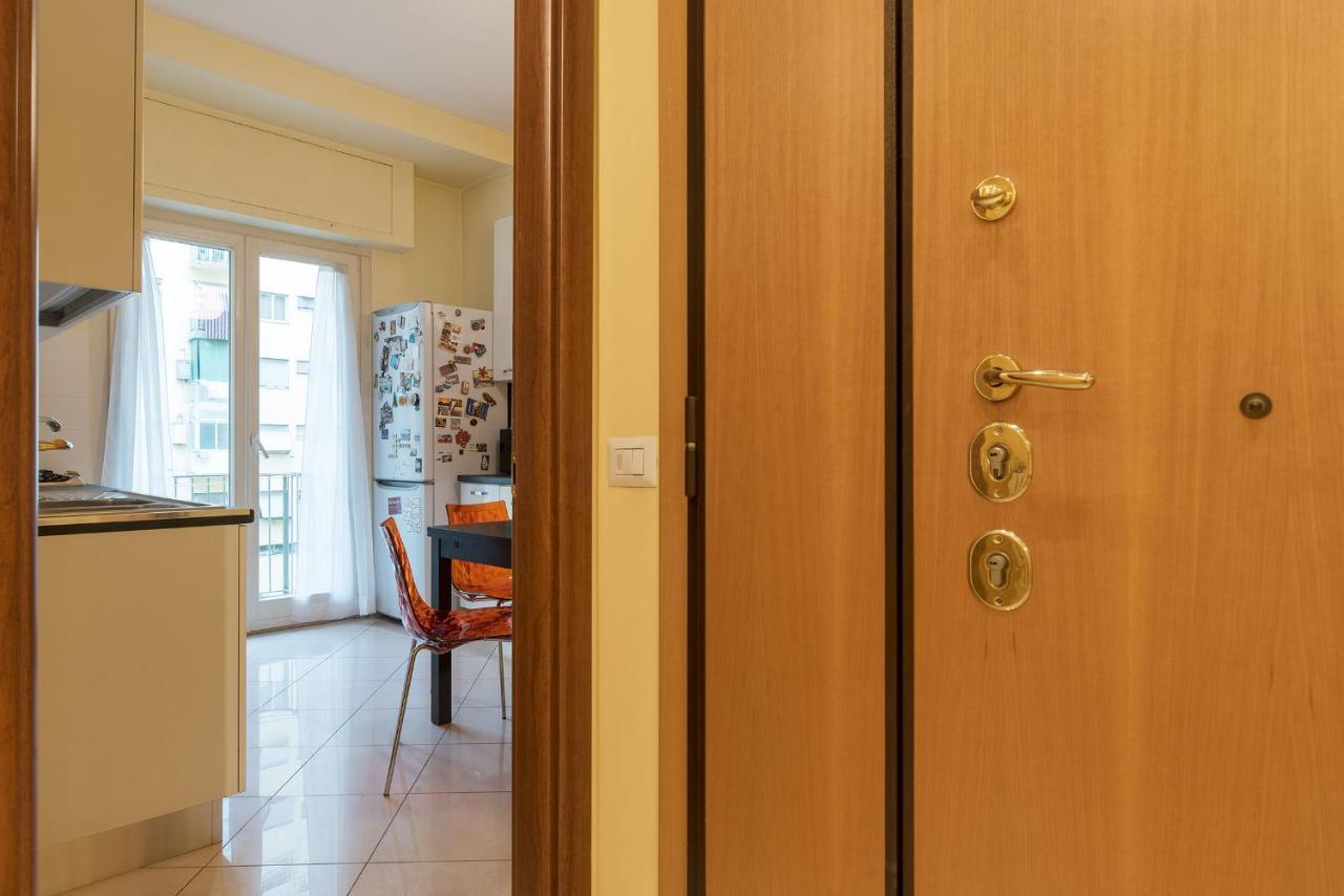 Lovely Flat Marconi District Рим Екстер'єр фото